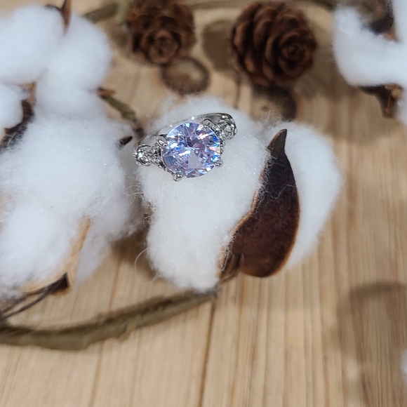 🩶🩶NEW🩶🩶 STUNNING!! Vintage 2.5kt Round CZ Ring in SILVER Plating - Picture 5 of 16